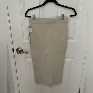 Babaton Tube Skirt Matte Pearl SZ Medium